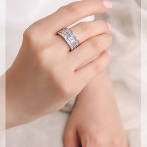 انگشتر نقره زنانه مجلسی مدل RI G1 با نگین های اتمی درجه یک شیک و زیبا حلقه