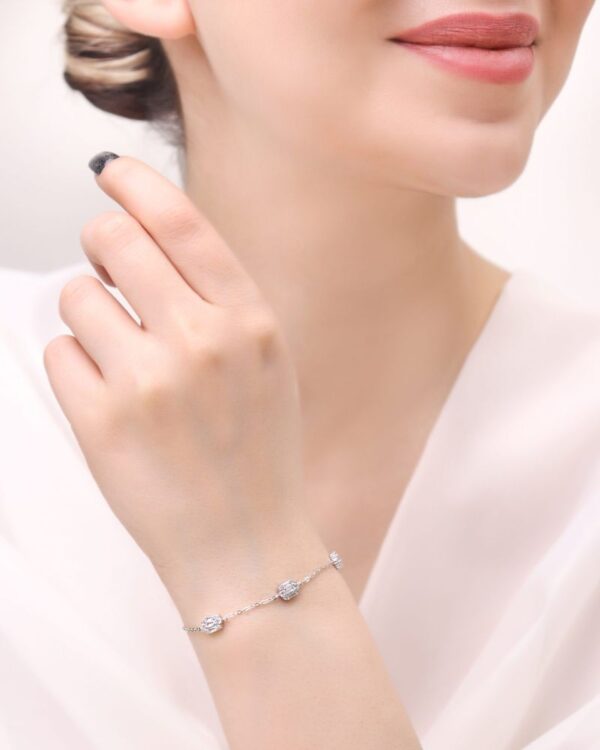 دستبند زنانه نقره حامدی مدل BEC E4 زیبا و شیک طرح زنجیری