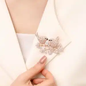 گل سینه طرح گنجشک زنانه مدل OE R1 R