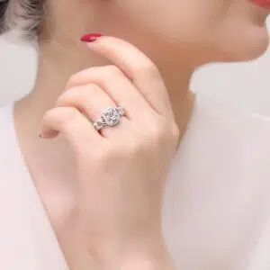 انگشتر نقره زنانه مجلسی و ظریف مدل RE E40