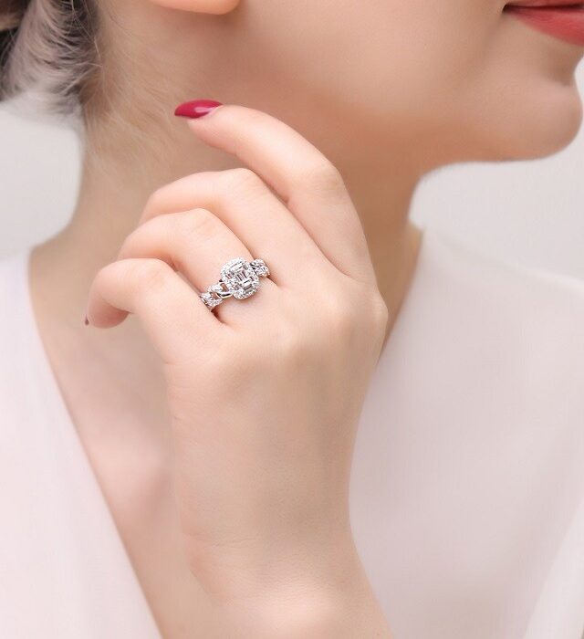 انگشتر نقره زنانه مجلسی و ظریف مدل RE E40