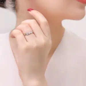 انگشتر نقره زنانه مجلسی و ظریف مدل RE E48