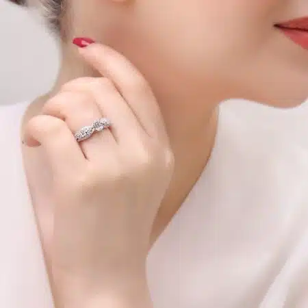 انگشتر نقره زنانه تک نگین ظریف و شیک مدل RE S22