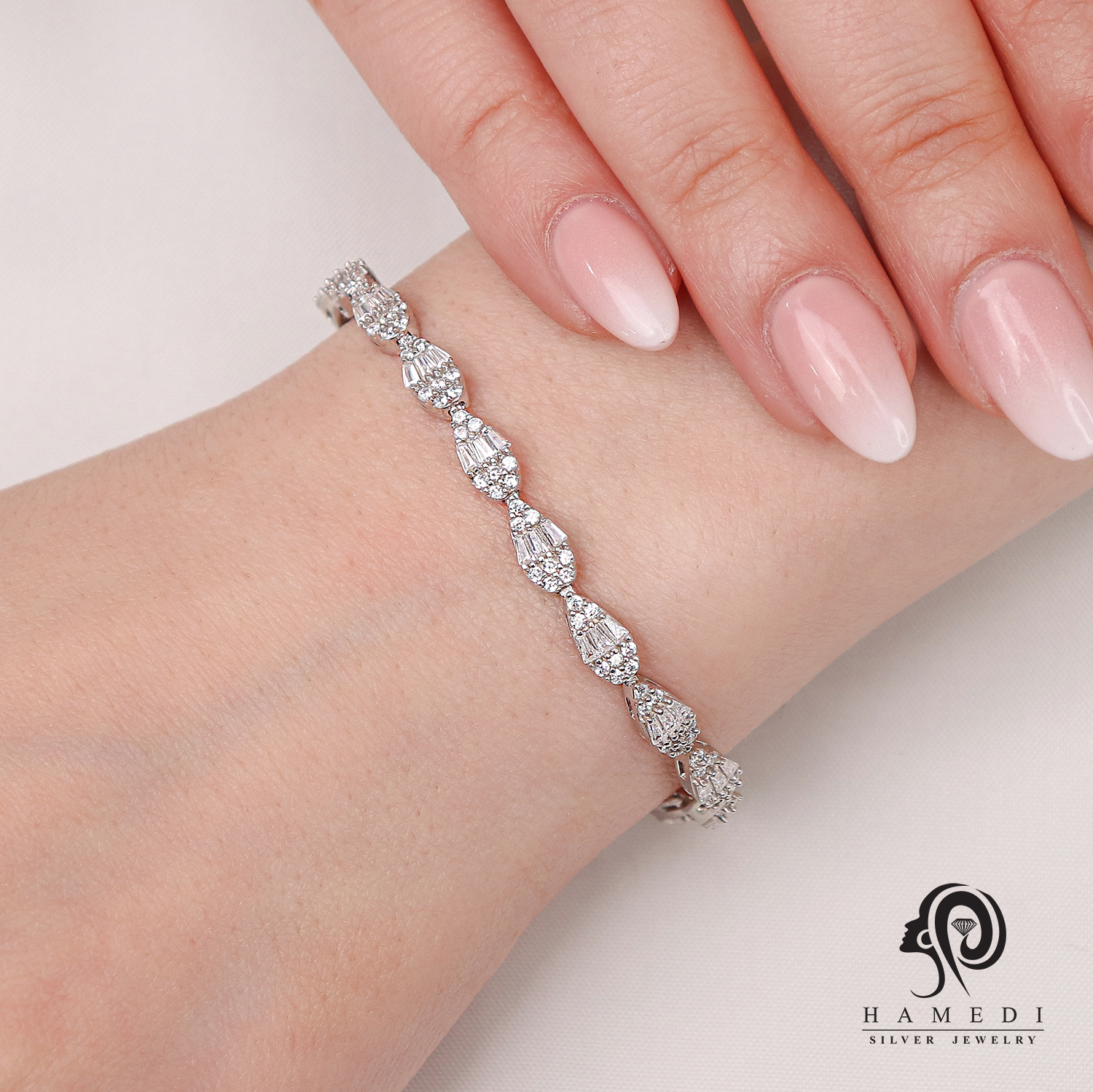 دستبند نقره زنانه جواهری مجلسی مدل BI S7