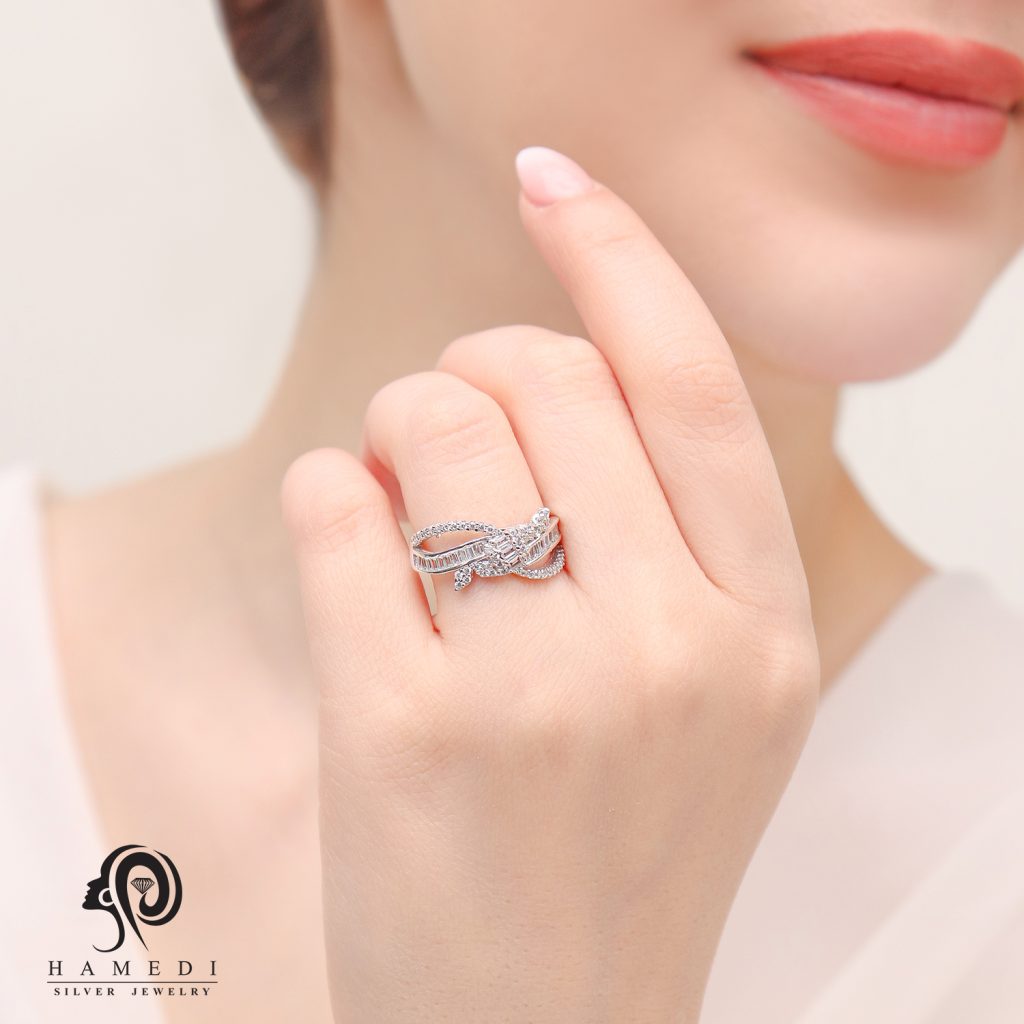 انگشتر نقره زنانه جواهری مجلسی مدل RI E74