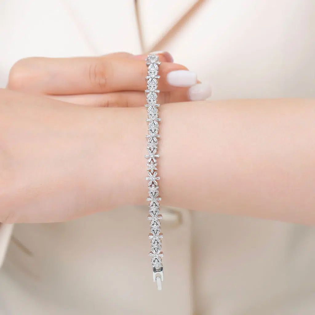 دستبند نقره زنانه طرح جواهری مدل BI S9