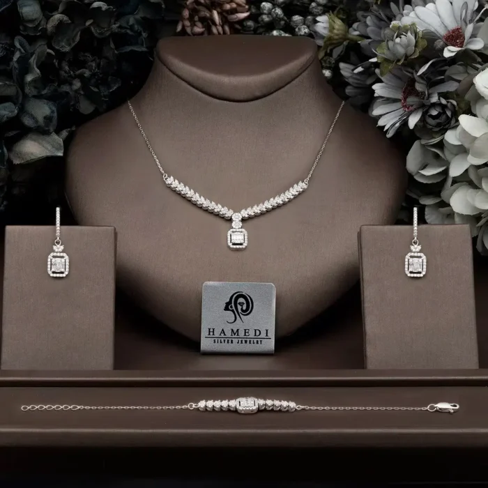 سرویس نقره زنانه امرالدکات فلاور مدل SIC F22